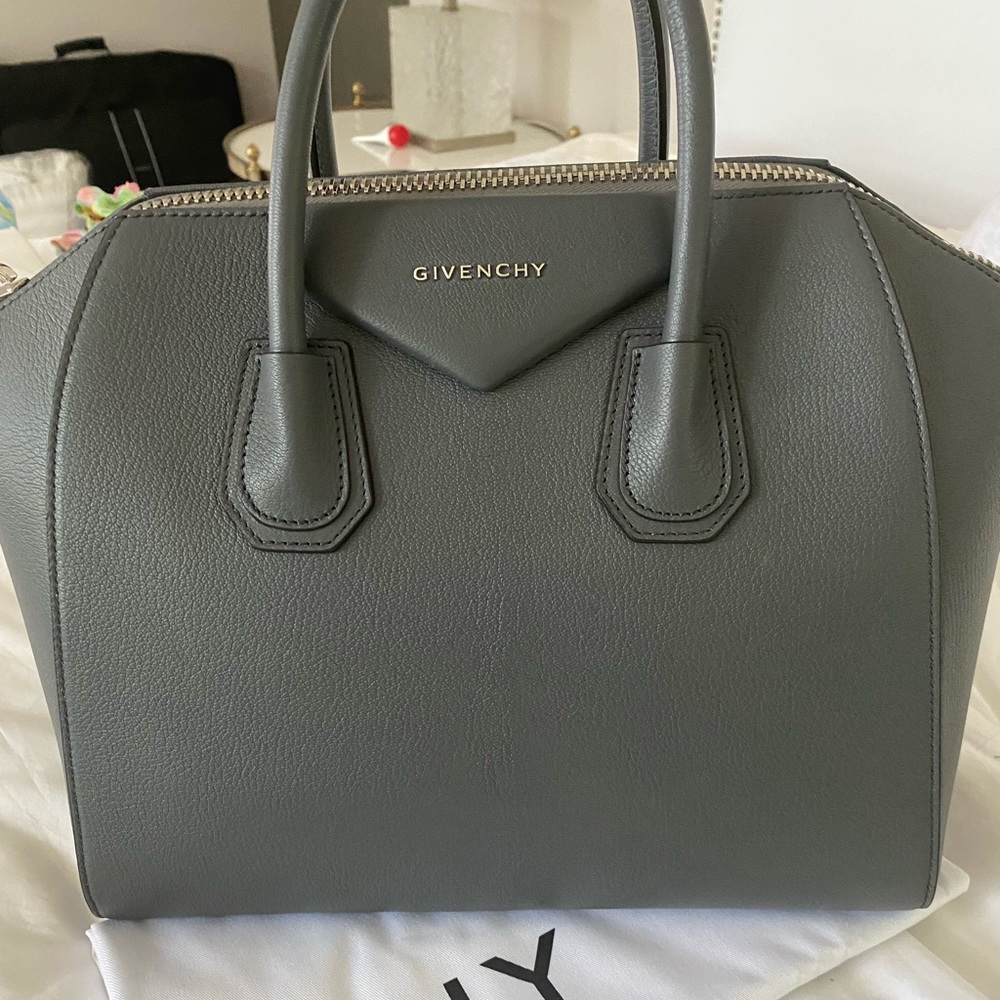 Givenchy Antigona grained leather bag Storm Gray